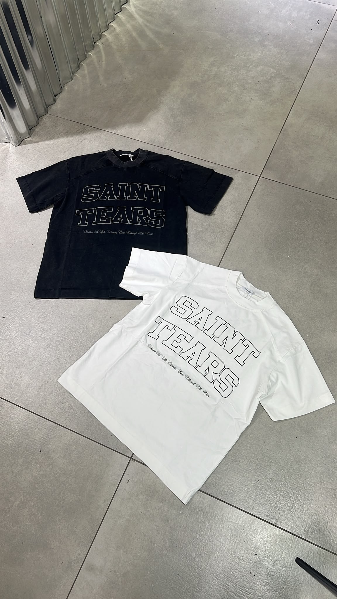 T-SHIRT TEARS 0549