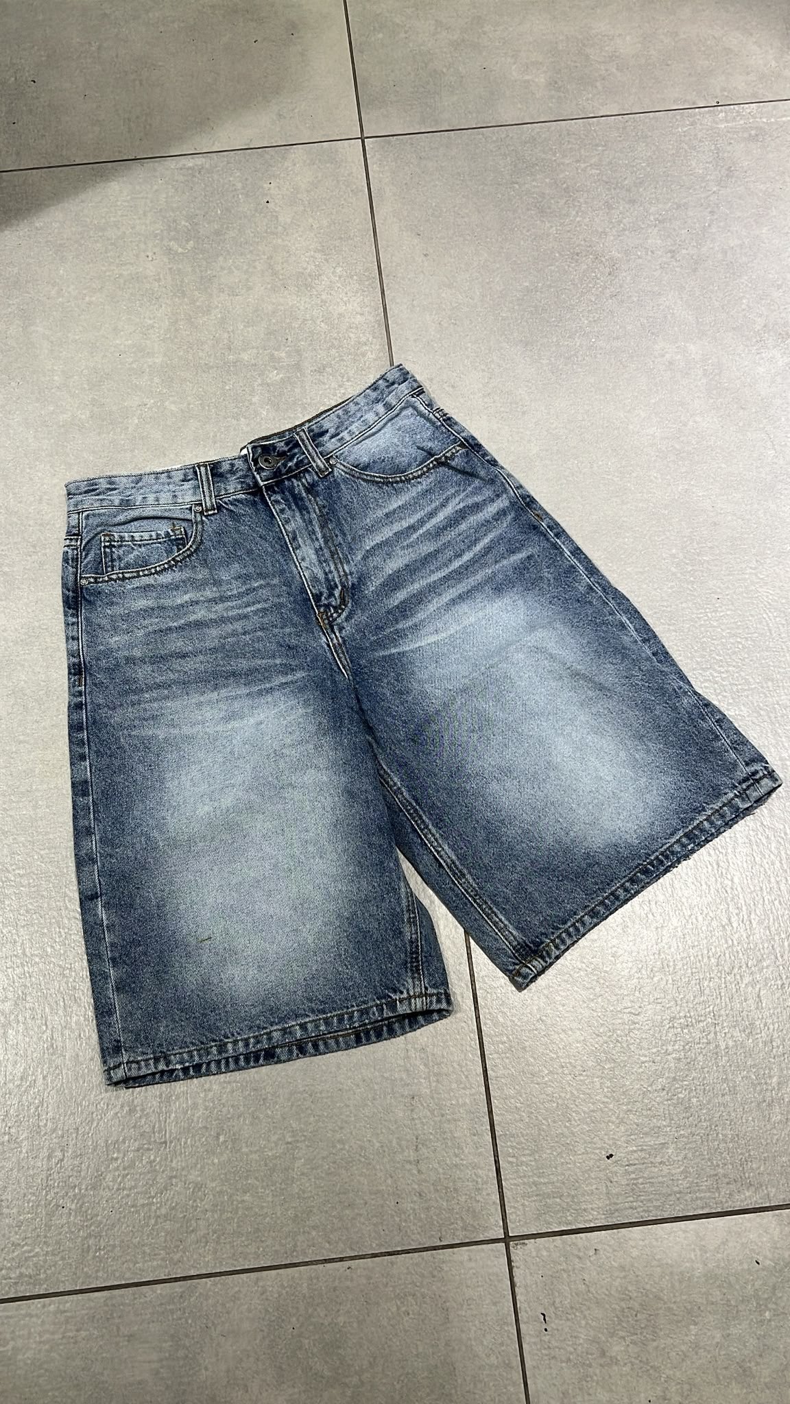 BERMUDA OVER 3585